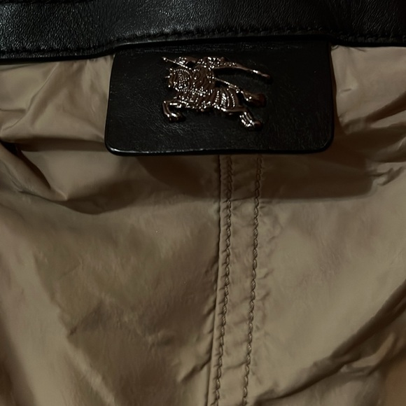 Burberry Buckleigh Tan nylon tote - Picture 2 of 16